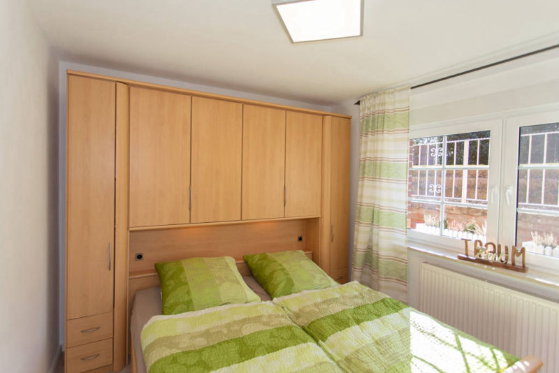 Schlafzimmer 1